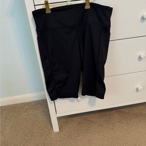 Zyia Women's Black light n tight Shorts